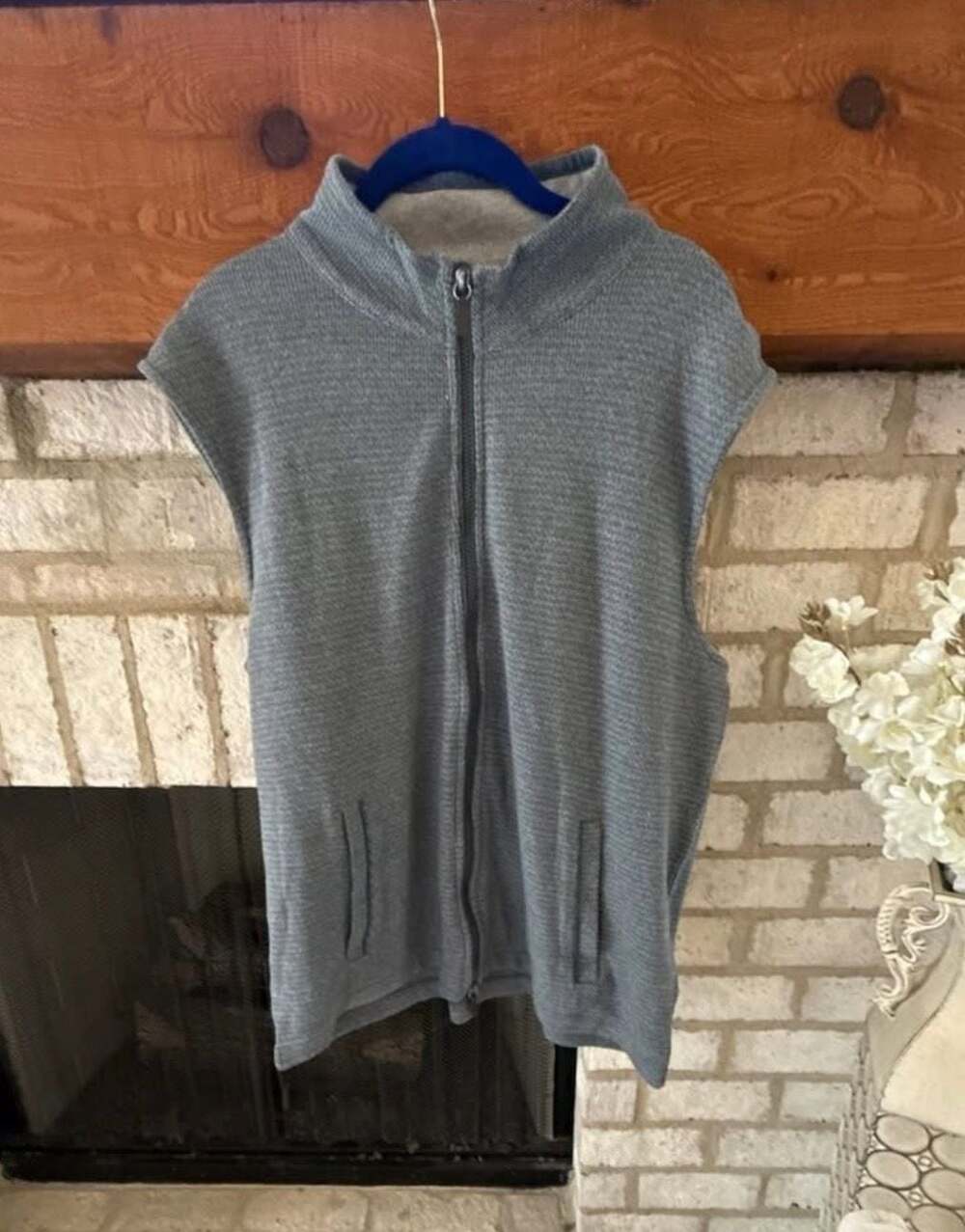 J.S. A. Bank Reserve Tailored Fit Gray Full Zip Vest Size L
